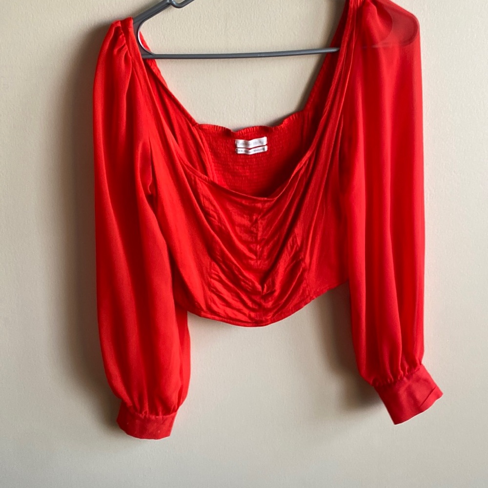 Cropped long sleeve top